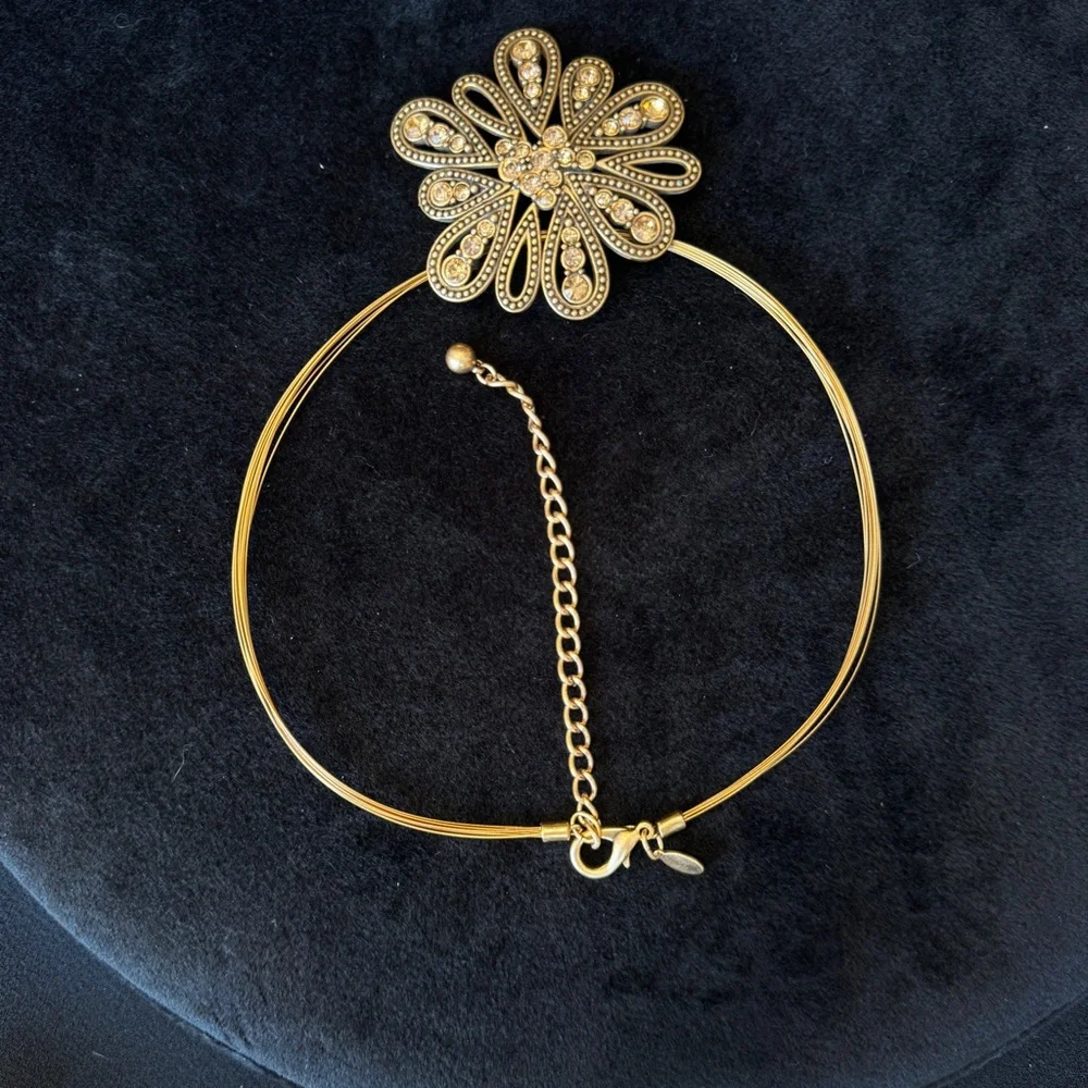 Chico's Large Pendant Necklace Sparkly Floral Golden Stunner Slim Cord Adj. - Picture 4 of 7